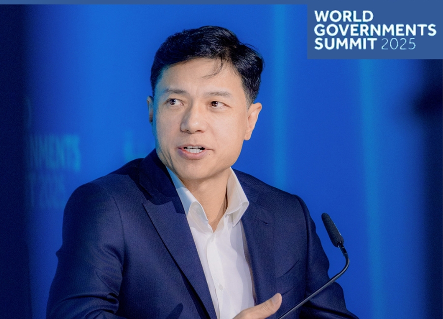 百度创始人李彦宏2025全球政府峰会：成本控制驱动创新，自动驾驶比人类驾驶安全十倍！