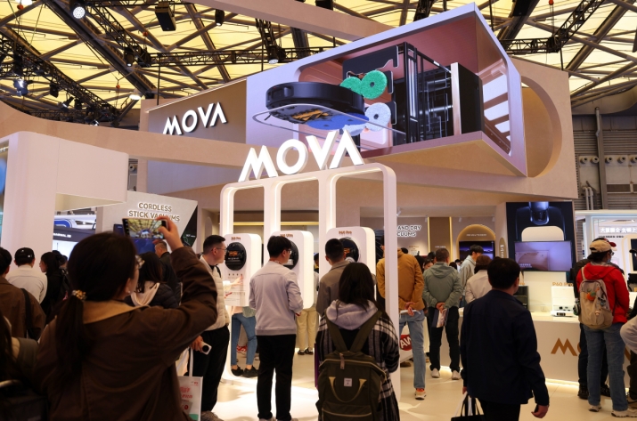 MOVA亮相AWE2025：多款扫地机新品震撼发布，技术革新引领智慧清洁新时代