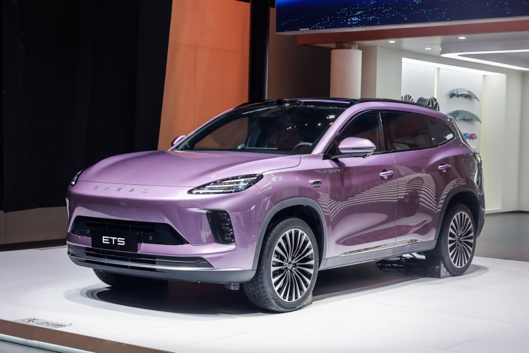 星途ET5的“猎鹰”睁开了眼，但它的对手不只是蔚来